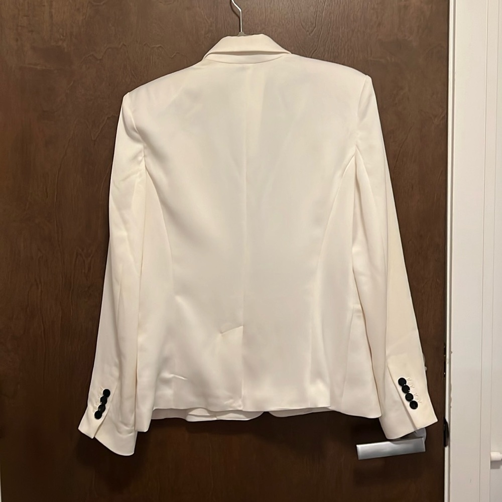 Express - White Satin Effect Tuxedo Blazer - Size 10 - Picture 5 of 11